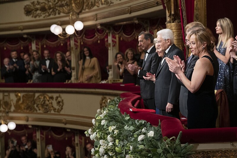 Italiaans premier Giorgia Meloni bij de opening van het nieuwe operaseizoen in de Scala van Milaan.
