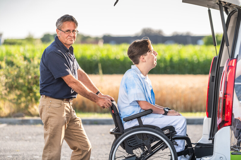 Rolwagenpatiënt niet evident maar gelukkig helpt CM Rolwagenvervoer je op weg 