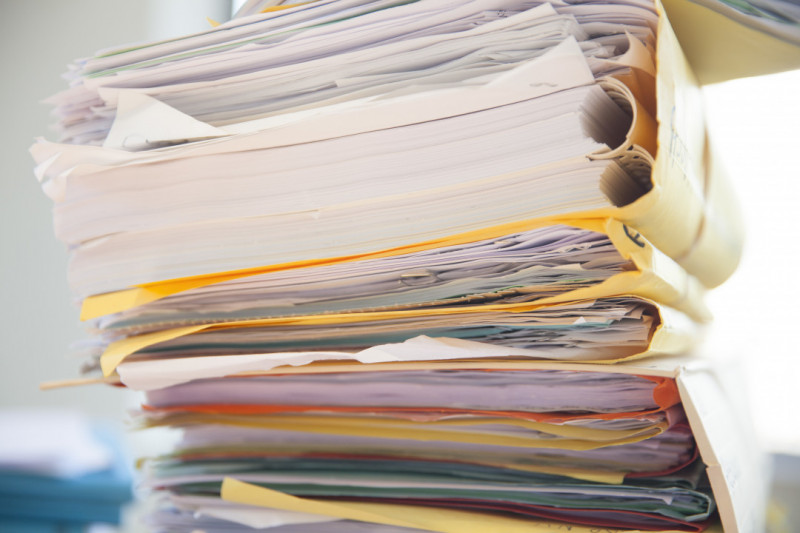 Stapel met dossiers
