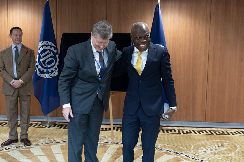 Voormalig en huidig IAO directeur-generaal Guy Ryder (l.) en Gilbert Houngbo (r.)