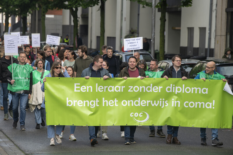Leraars christelijke onderwijscentrale betogen in Antwerpen tegen rapport raad van wijzen