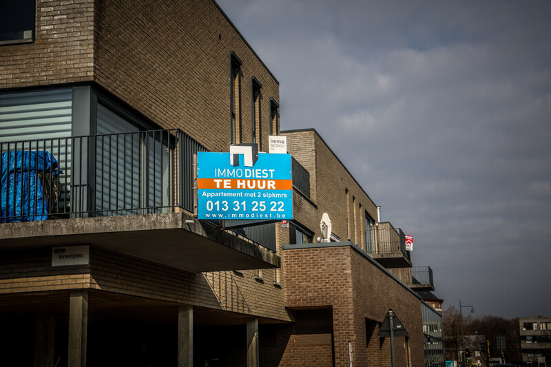 Appartement met te huur bordje