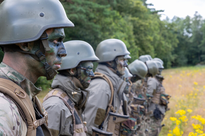 Reservisten in opleiding Belgisch leger defensie militair oefening veld