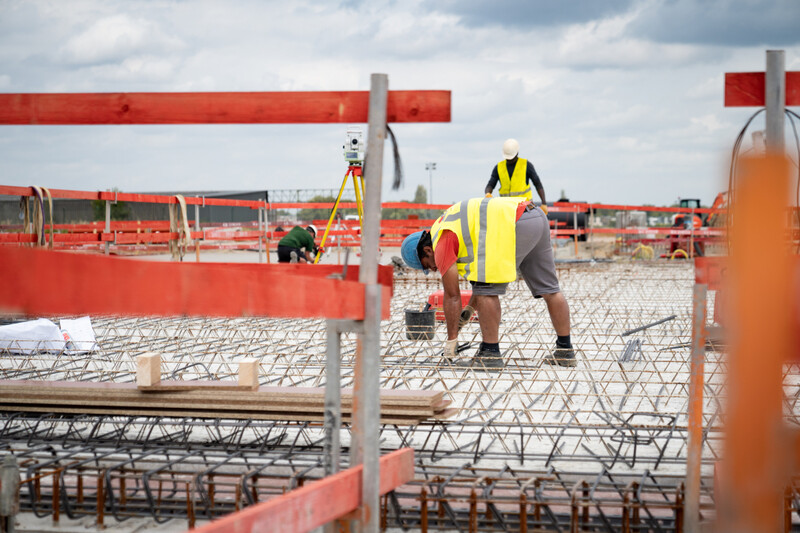 Bouwvakkers aan het werk op werf