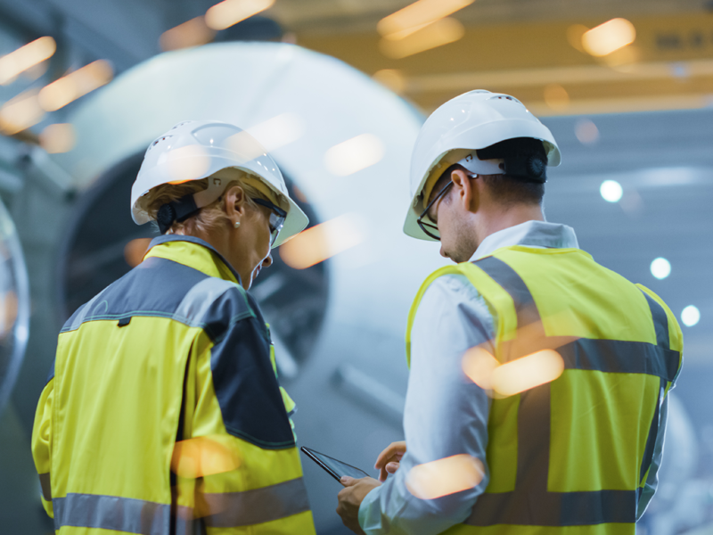 Inspecteurs in een bedrijf