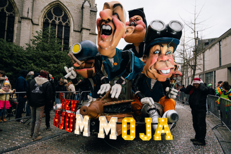 Praalwagen tijdens carnavalsstoet in Aalst