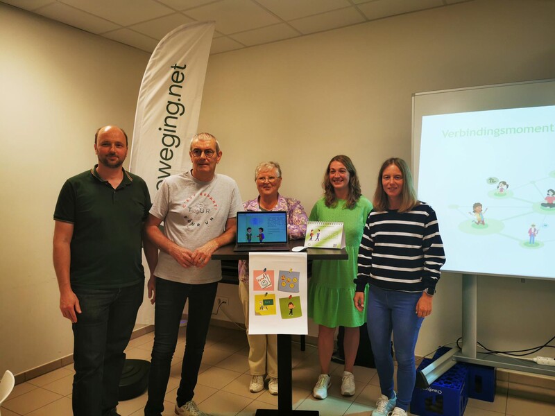 Projectvoorstelling 'Verbinden op school' door de kern van beweging.net Wevelgem 