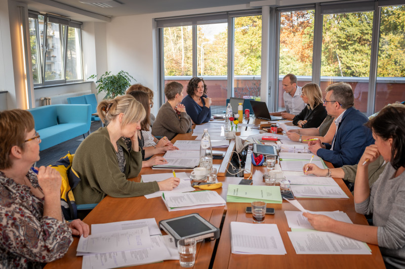 sociaal overleg, Wit-Geel-Kruis