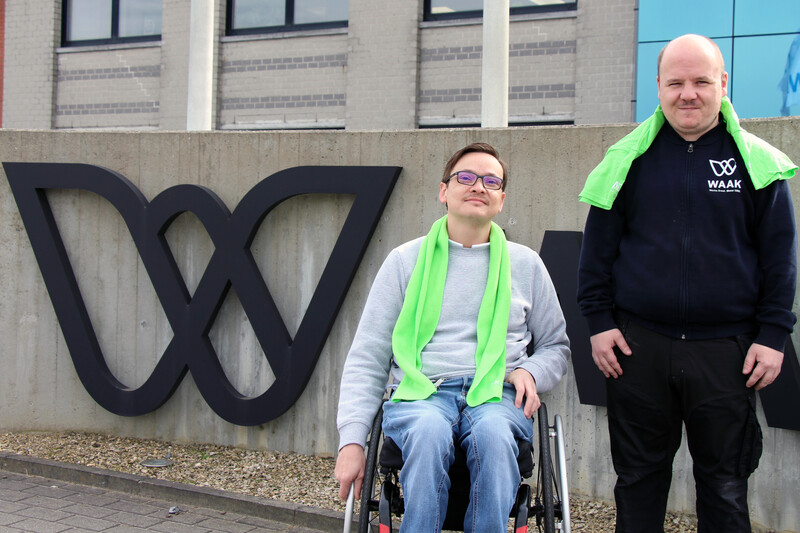 lander demeyere en kevin logie werken bij maatwerkbedrijf waak in kuurne